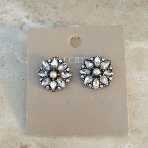 NEW-J. Crew earrings with center pearl